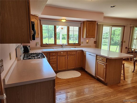 2nd image of 6275 Powers Rd