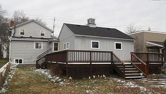 Large wrap around deck
