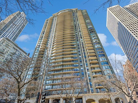 2nd image of 1040 N Lake Shore Dr APT 26D