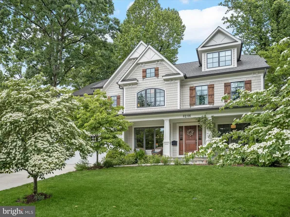 8206 Thoreau Dr, Bethesda, MD 20817