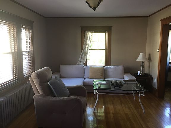 Spacious living room
