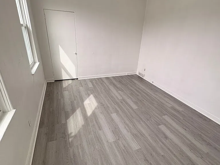 215 Woodkirk St — Photo 6