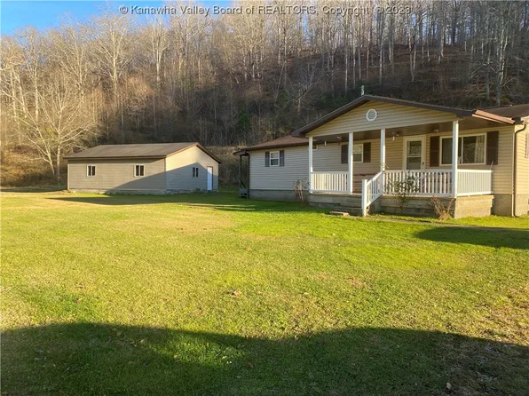 8 Camp Br, Hamlin, WV 25523