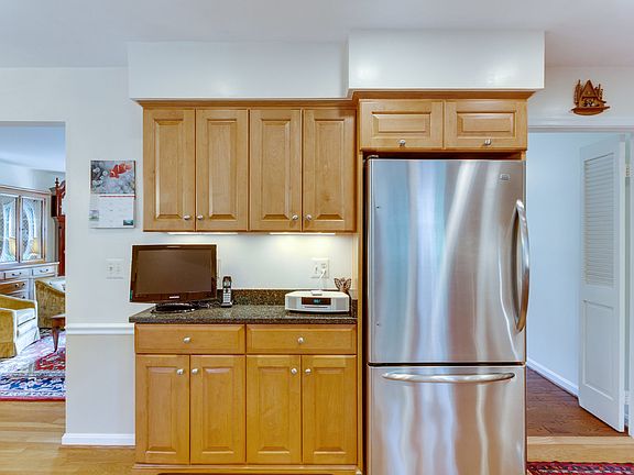 3rd image of 2110 Freda Dr