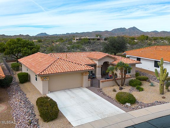 2nd image of 814 E Desert Glen Dr