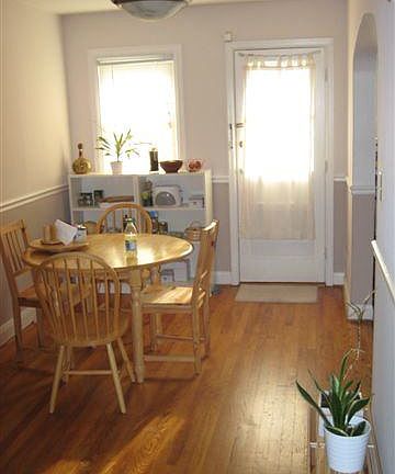 Kitchen dining area