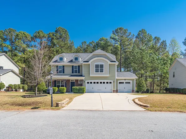 403 Rolling Pines Dr, Spring Lake, NC 28390