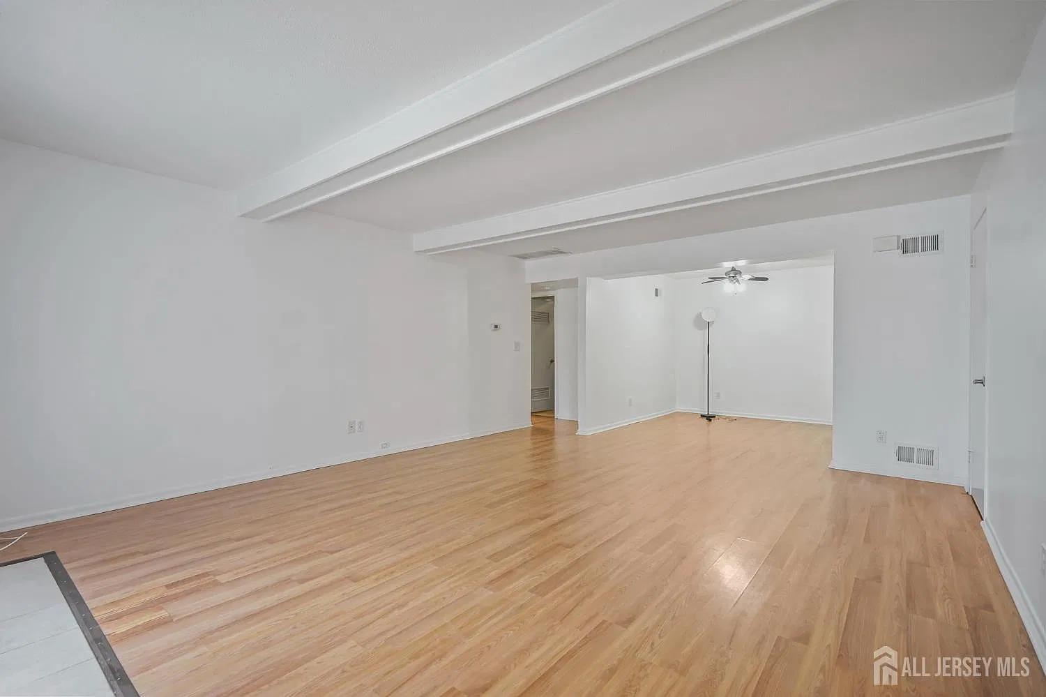 1 bed, 1.0 bath, 976 sqft, $2,000 — Photo 4