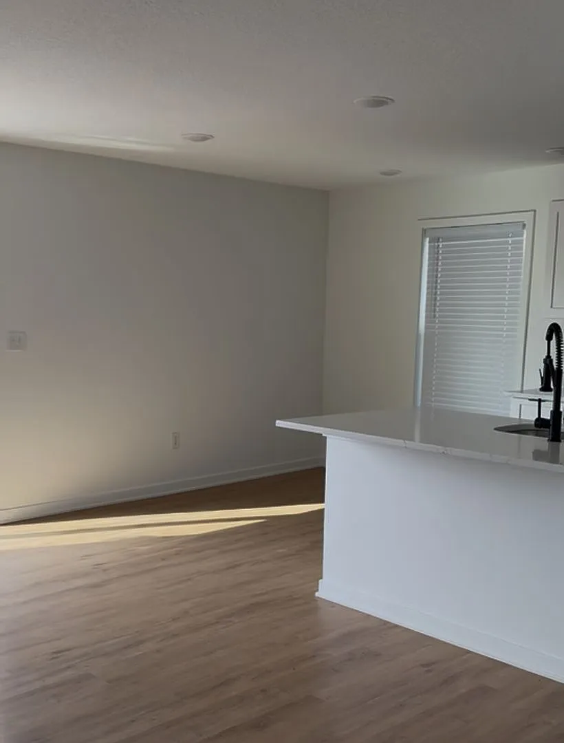 701 Monona Ave — Photo 2
