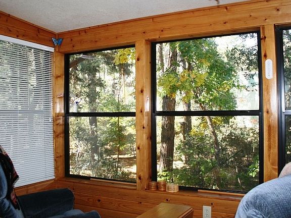 Sunroom/Dining area