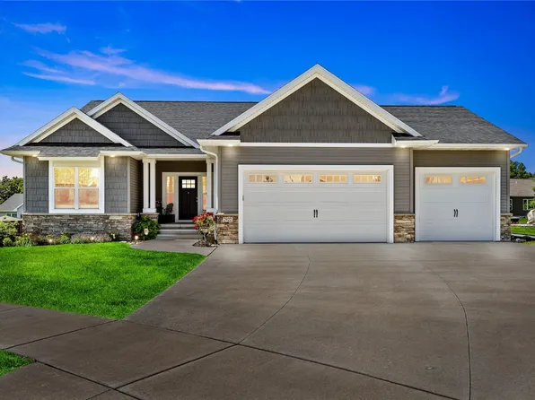 2922 Terrapin Dr, Hiawatha, IA 52233