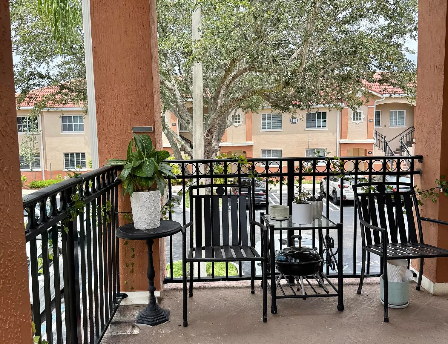 3 bed, 2.0 bath, 1092 sqft, $2,350 — Photo 1