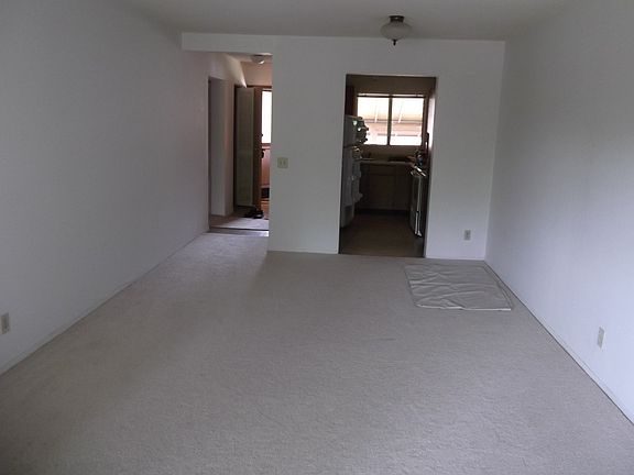 Dining/Kitchen area