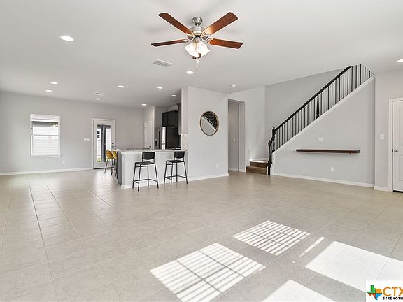 4th image of 121 William Moon Way