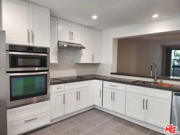 2122 Century Park Ln, Los Angeles, CA