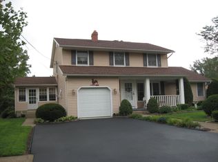 120 Sherwood Dr, Bloomsburg, PA 17815