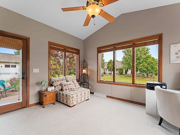 3rd image of 4732 N Providence Ave #301