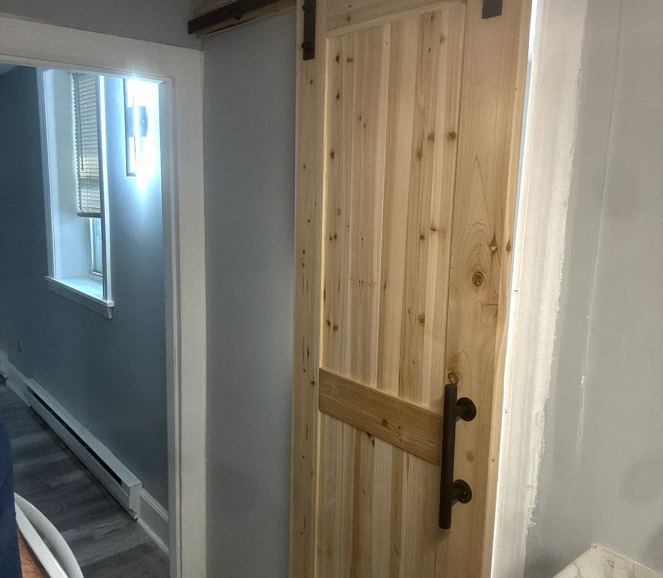253 Lexington St — Photo 3