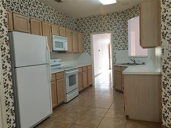 4th image of 7313 Birchmont Dr