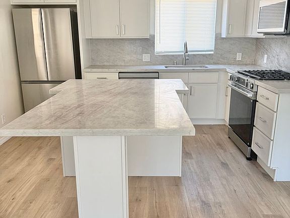 4th image of 5486 Grape St