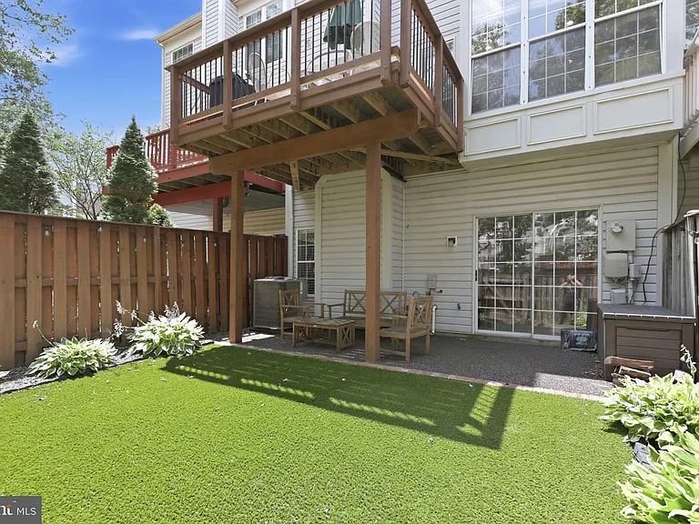 20746 Shoreline Ter — Photo 32
