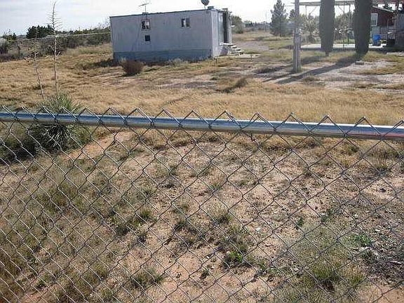 5th image of 709 Paloma Dr