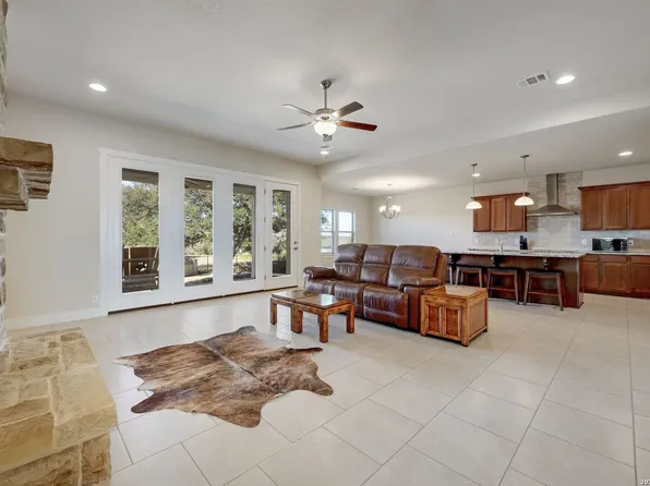 116 S Jerry Grey, Blanco, TX 78606