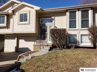 8818 Drexel Cir, Ralston, NE 68127