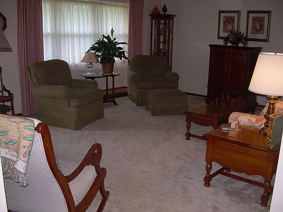 large LR floods w/natural light