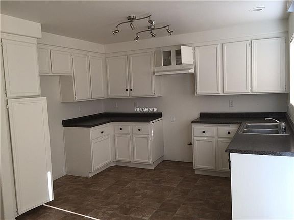 5th image of 2495 Grand Basin Dr