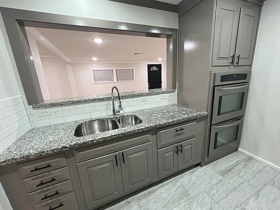 2nd image of 7714 Gracia St