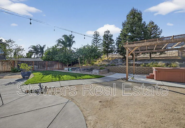 729 Copperfield Ct — Photo 26