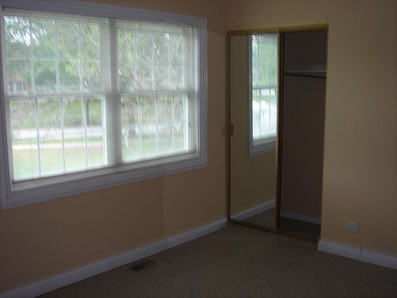 5th image of 327 Cherrywood Ct #0
