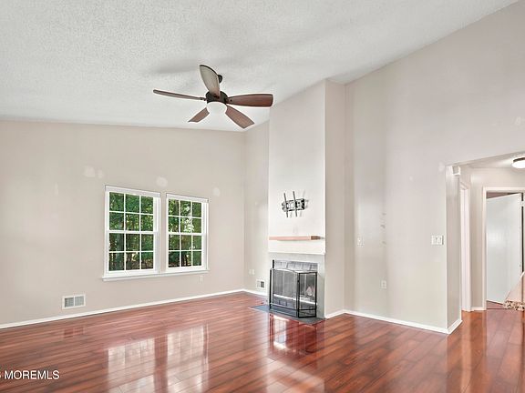 5th image of 120 Whispering Oaks Way