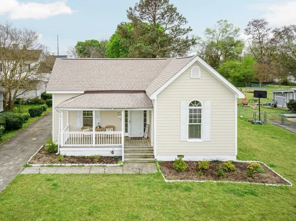 403 W I St, Erwin, NC 28339