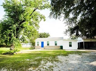 319 W Parish Rd, Sulphur, LA 70663
