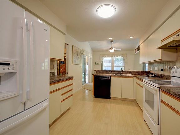 3rd image of 786 Heathrow Ln