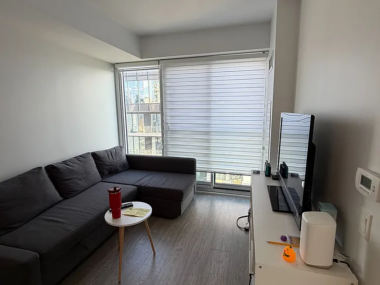 181 Dundas St E #5601 — Photo 11