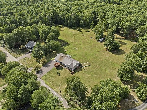 3rd image of 361-361A County Rd