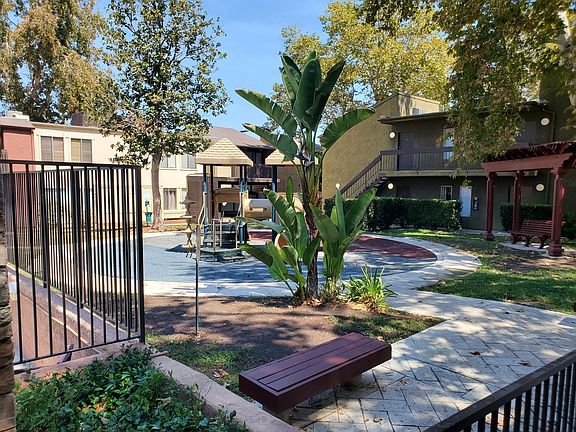 2nd image of 18350 Hatteras St APT 173