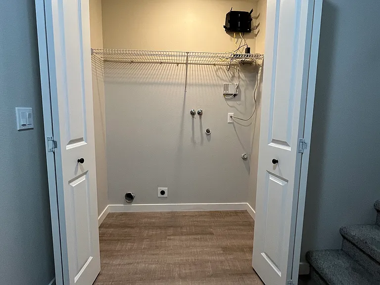 607 W 1st St #2 — Photo 11