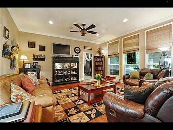 4th image of 11709 River Estates Cir