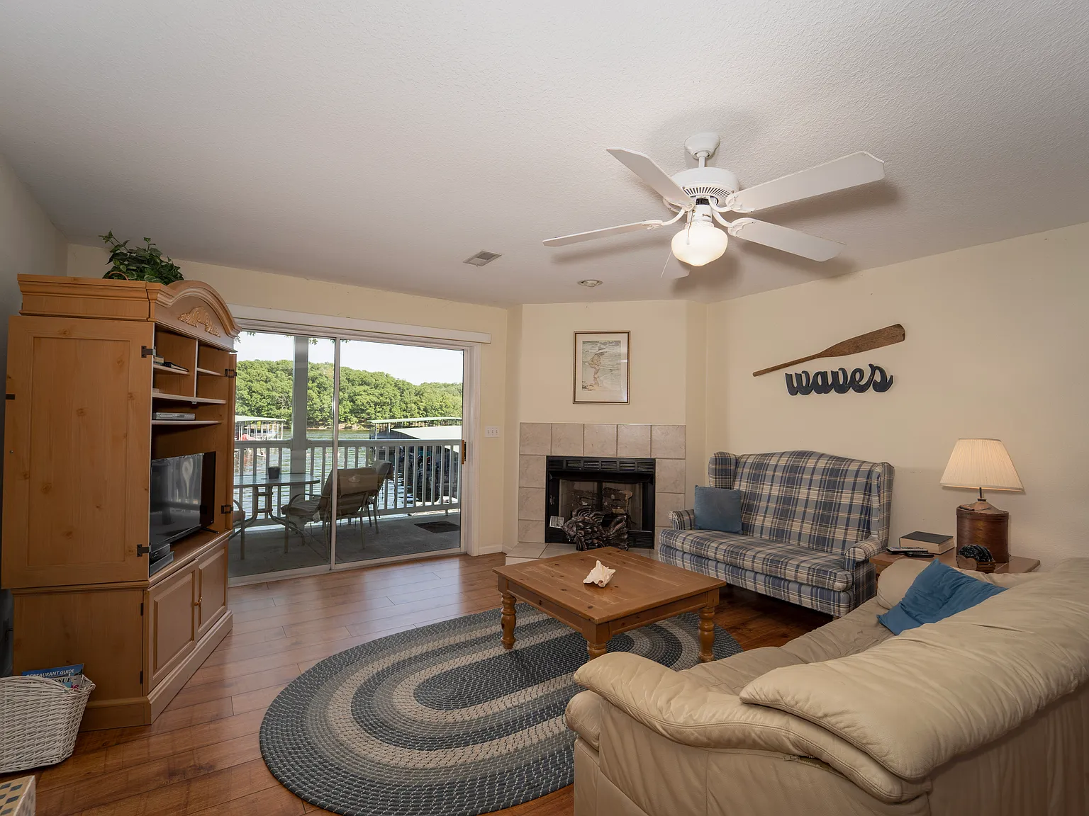 2 bed, 1054 sqft, $1,300 — Photo 3