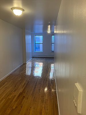 2nd image of 276 W 115th St #3A