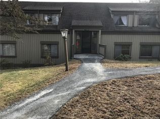 19 Heritage Vlg #C, Southbury, CT 06488