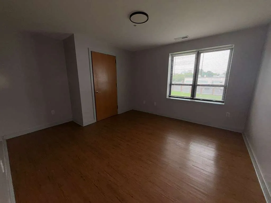 2 bed, $1,800 — Photo 2