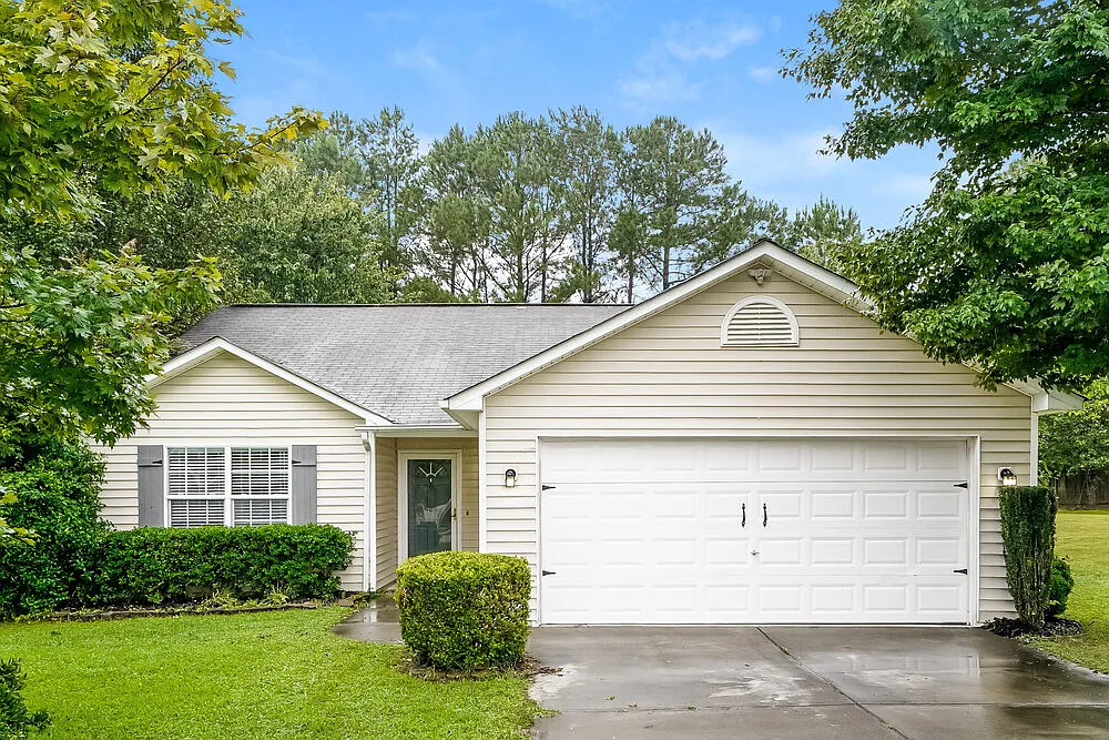 3 bed, 2.0 bath, 1197 sqft, $2,125 — Photo 1