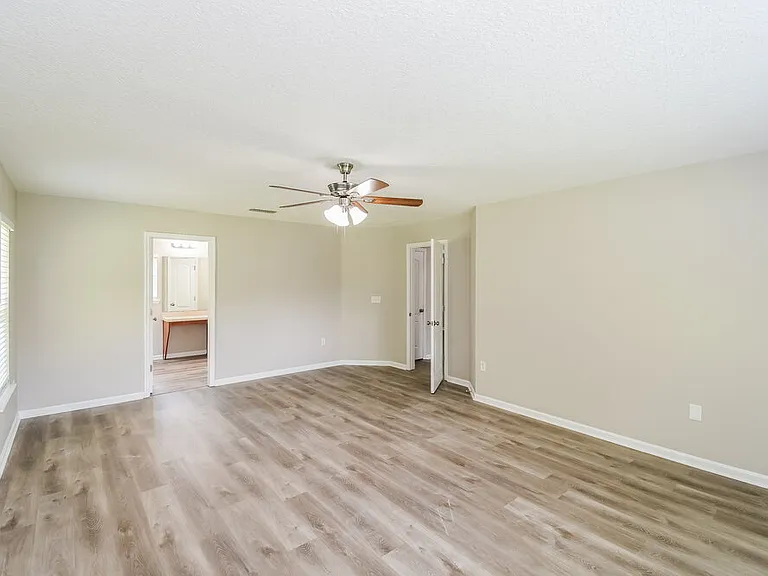 76309 Deerwood Dr — Photo 10