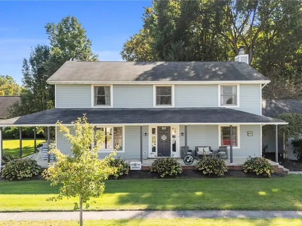 1205 Surfside Cir, Aurora, OH 44202