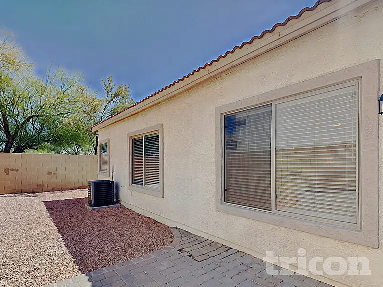 504 W Beautiful Ln — Photo 11